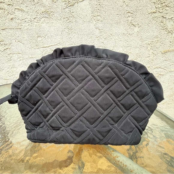 NWOT Vera Bradley Large Black Ruffle Cosmetic Travel Makeup Case - Picture 2 of 9